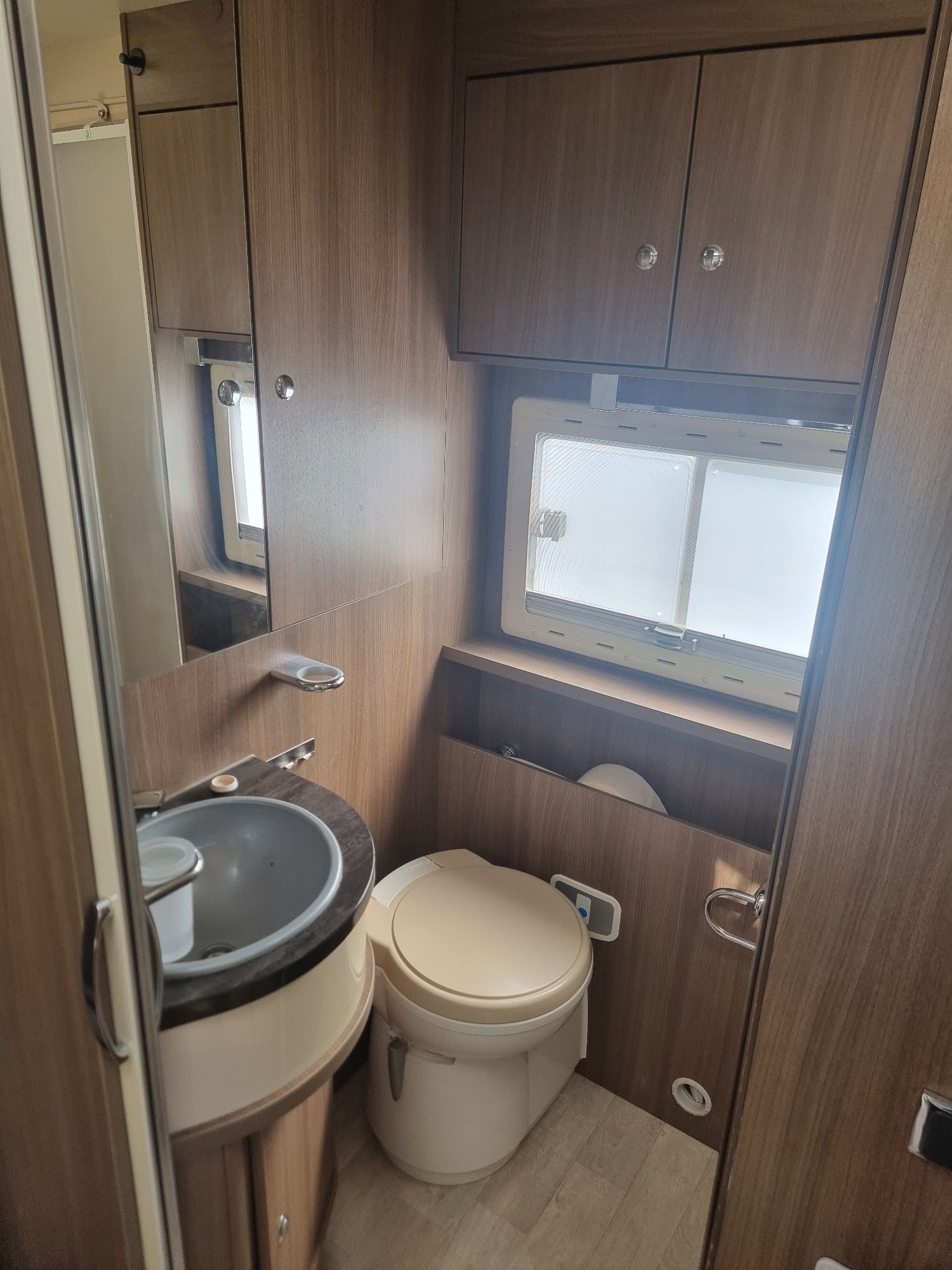 Autocaravana ford chausson