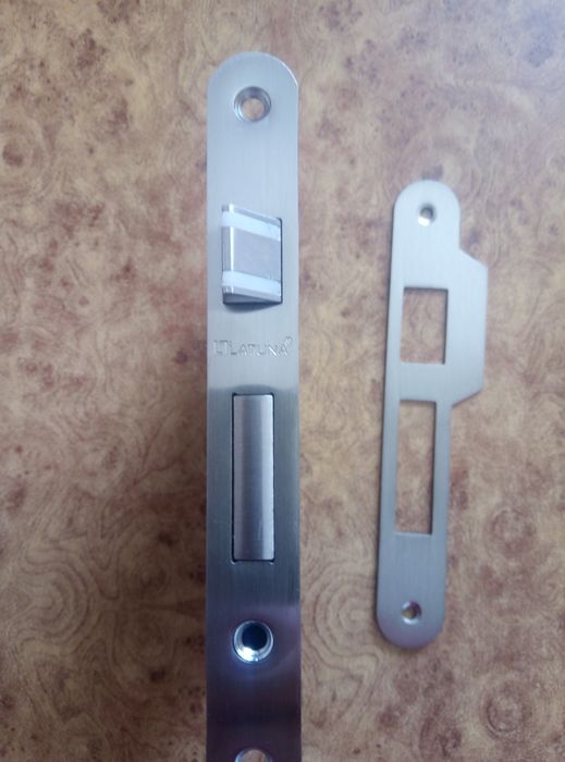 Замок врізний з планкою