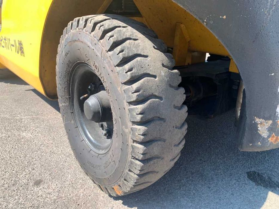 Вилочний автонавантажувач Komatsu,з дод. лiн. та щоглою 4.5 метри.