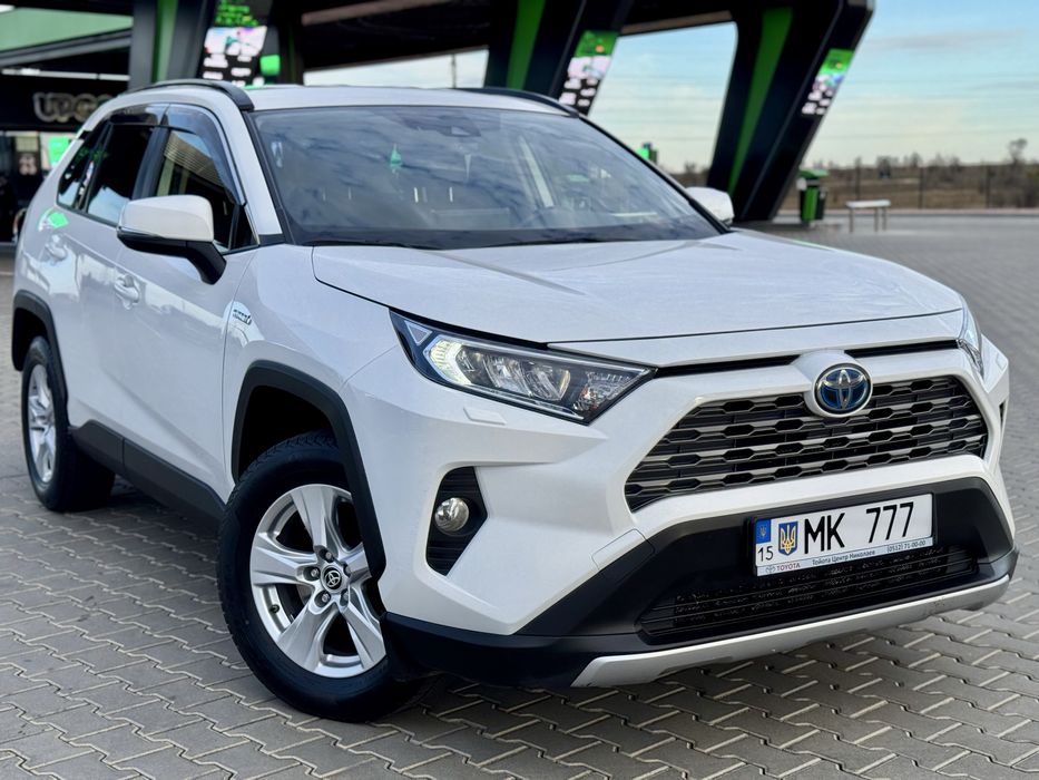 Продам Toyota RAV4 Hybrid 2021 год 85 000 км пробег