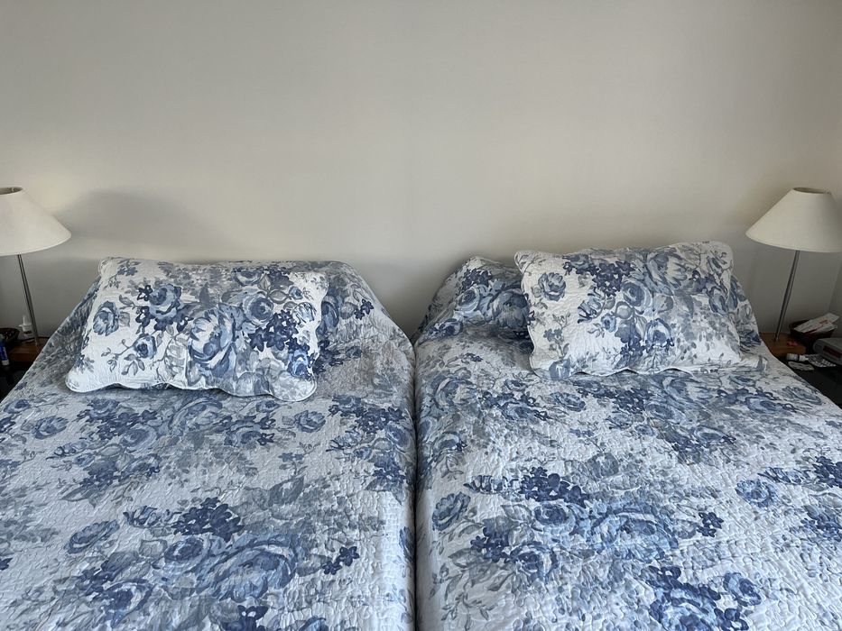 Conjunto 2 colchas e 4 fronhas reversiveis