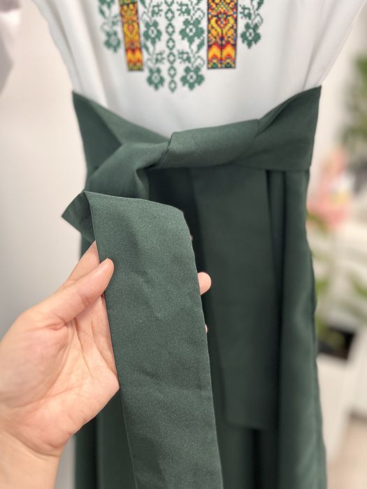 Вишита жіноча сукня, 46 розмір