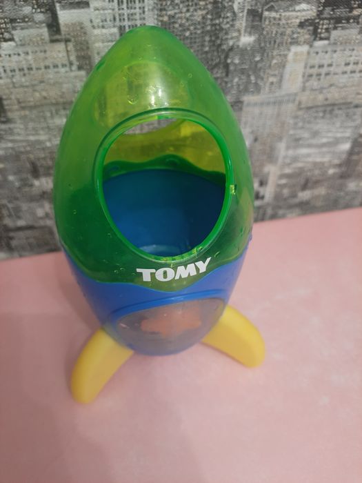 Tomy ракета фонтан