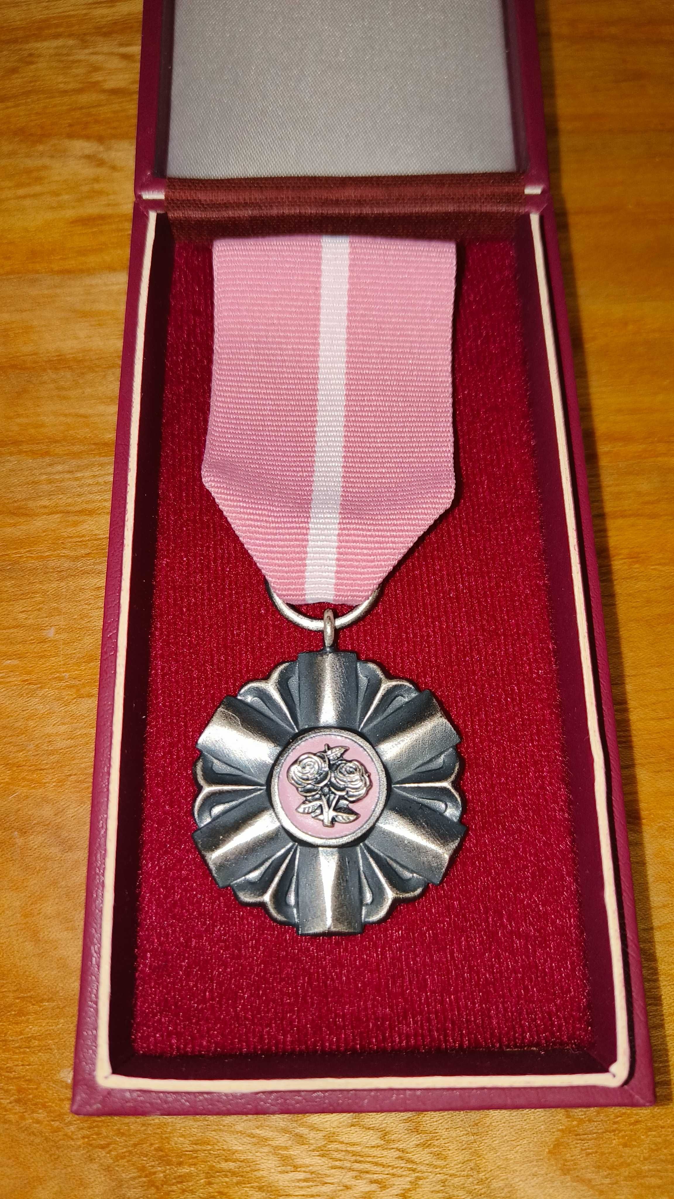 Medal za długoletnie pozycie małżeńskie stan bdb