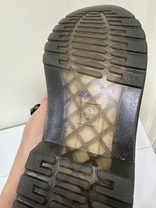 Продам чорні челсі від Dr. Martens