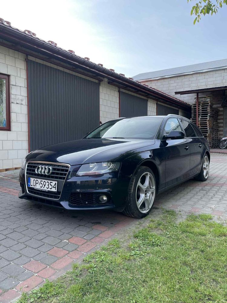 SPRZEDAM AUDI A4 B8 z 2011 roku.