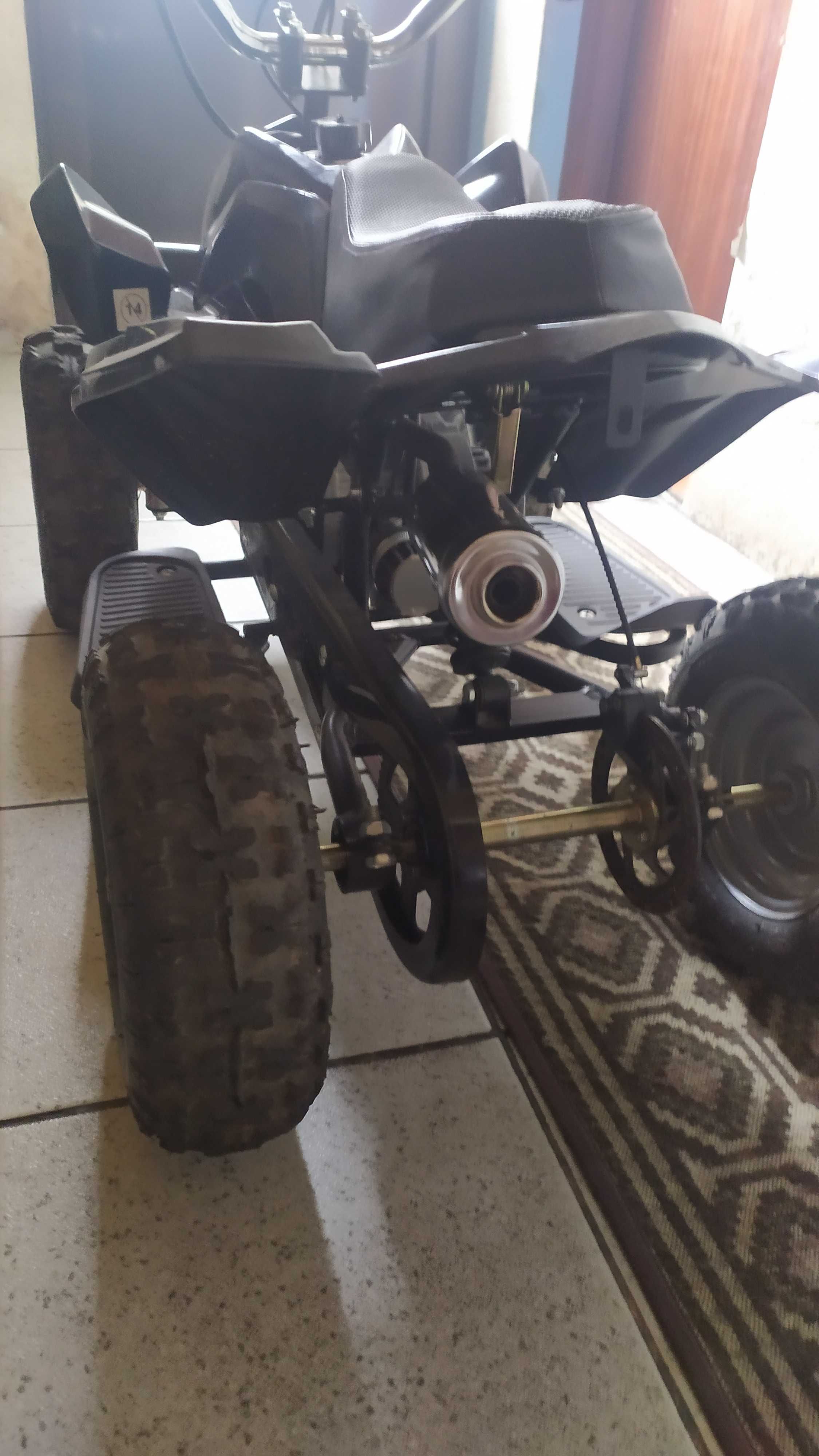 Quadriciclo a gasolina