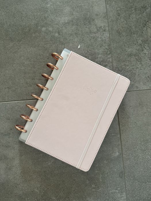 Nowy planner bogato wyposazony kalendarz