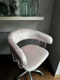 Krzesło tapicerowane welurowe blady róż