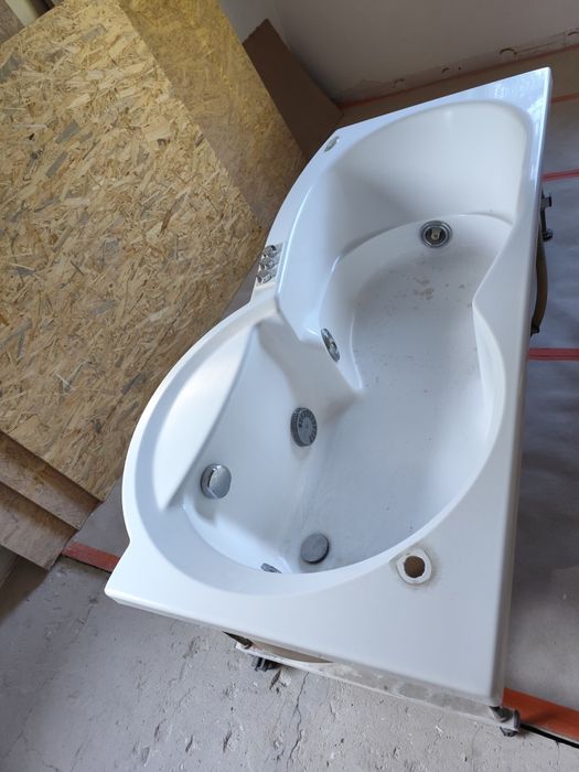 Wanna z hydromasażem, jacuzzi, Whirlpool