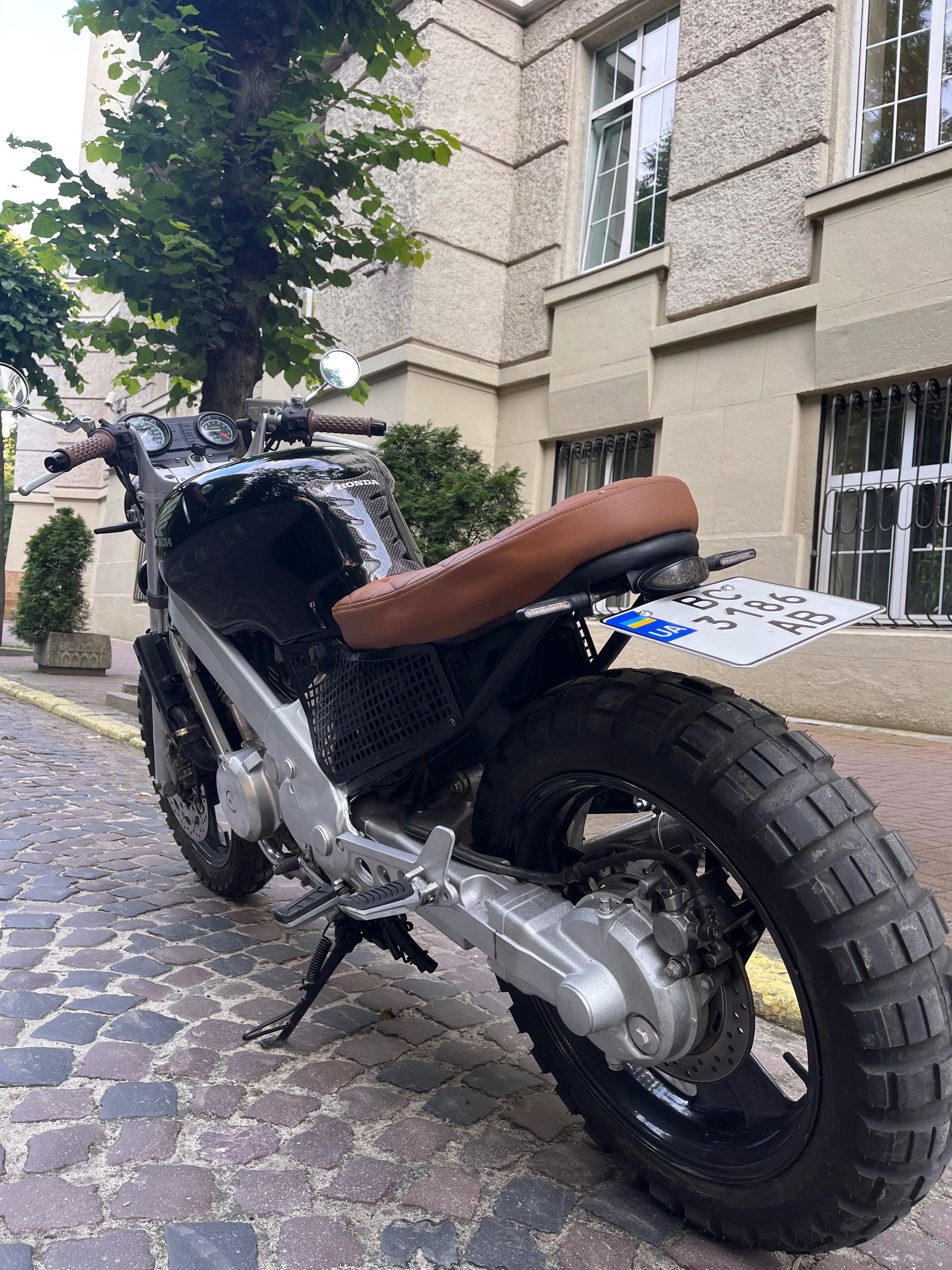 Кастом Honda NTV650 revere