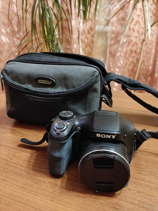 Фотоопарат SONY DSC-H100