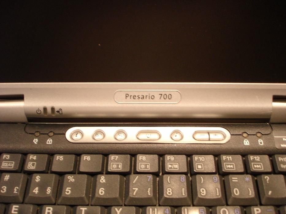 Portátil Compaq Presario 700