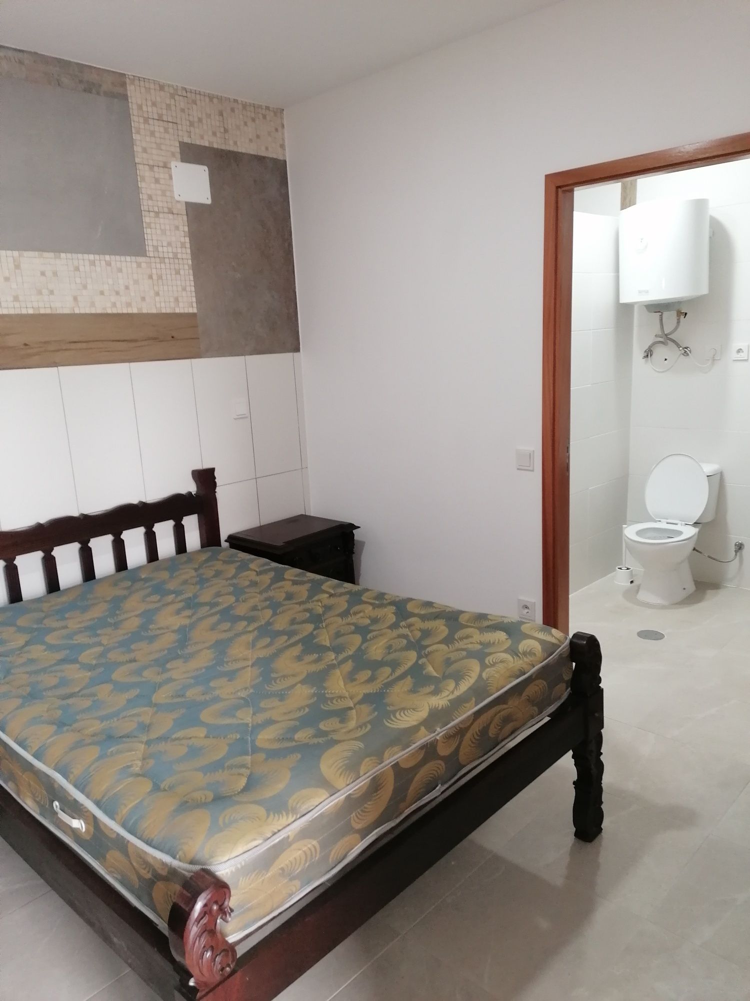 Quarto a arrendar, WC privado Rua Rio Novo 313 Santa Maria da feira