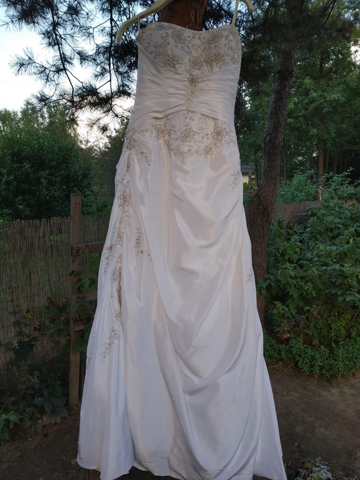 Dwie suknie ślubne używane
