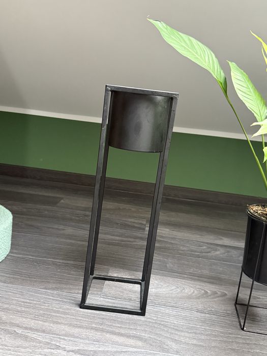 Stojak na kwiaty LOFT czarny