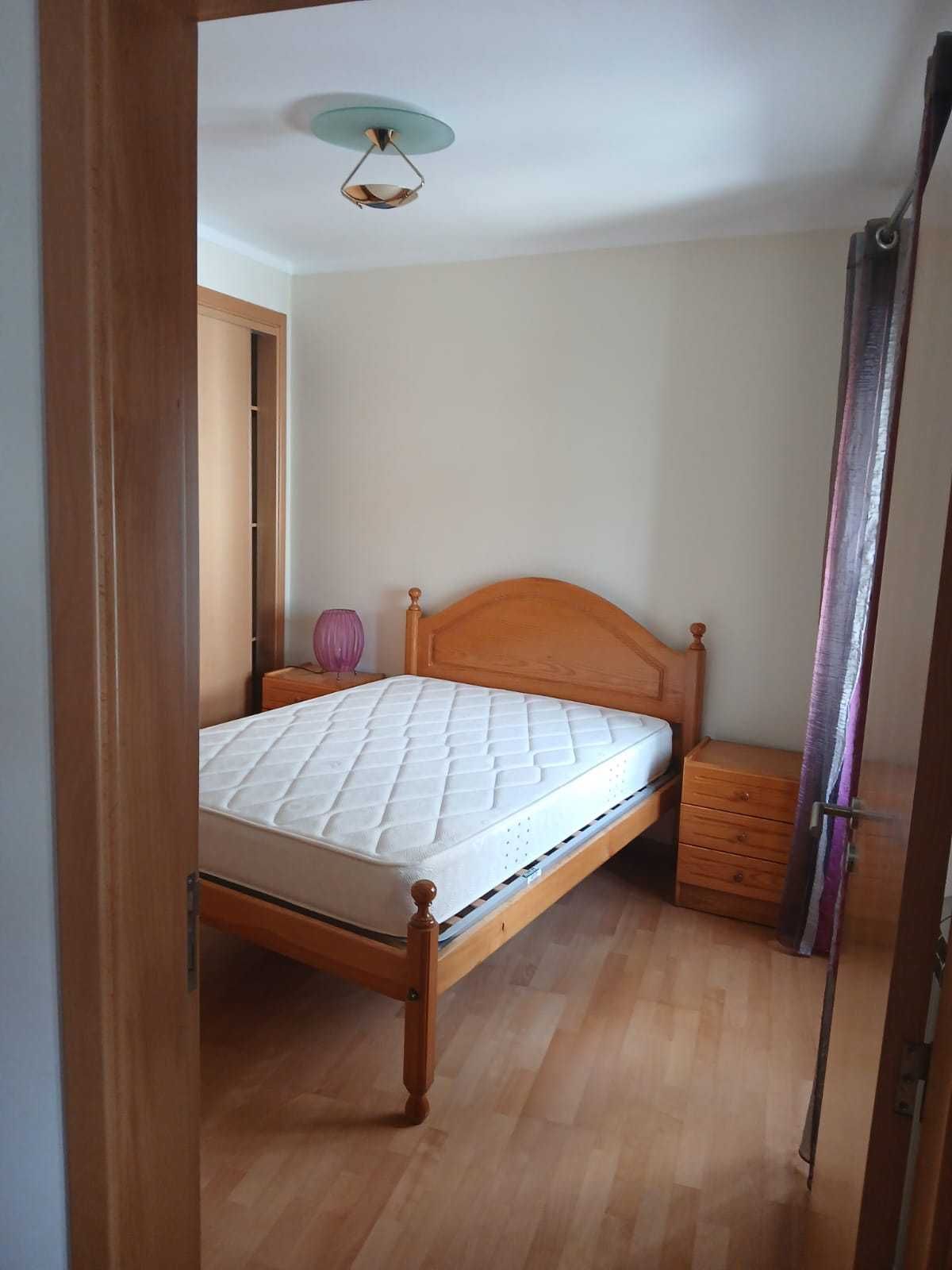 alugo quarto/sala estudantes