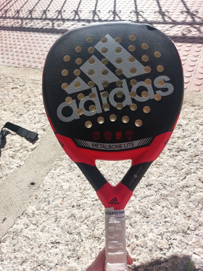 raquete de padel Adidas metalbone lite