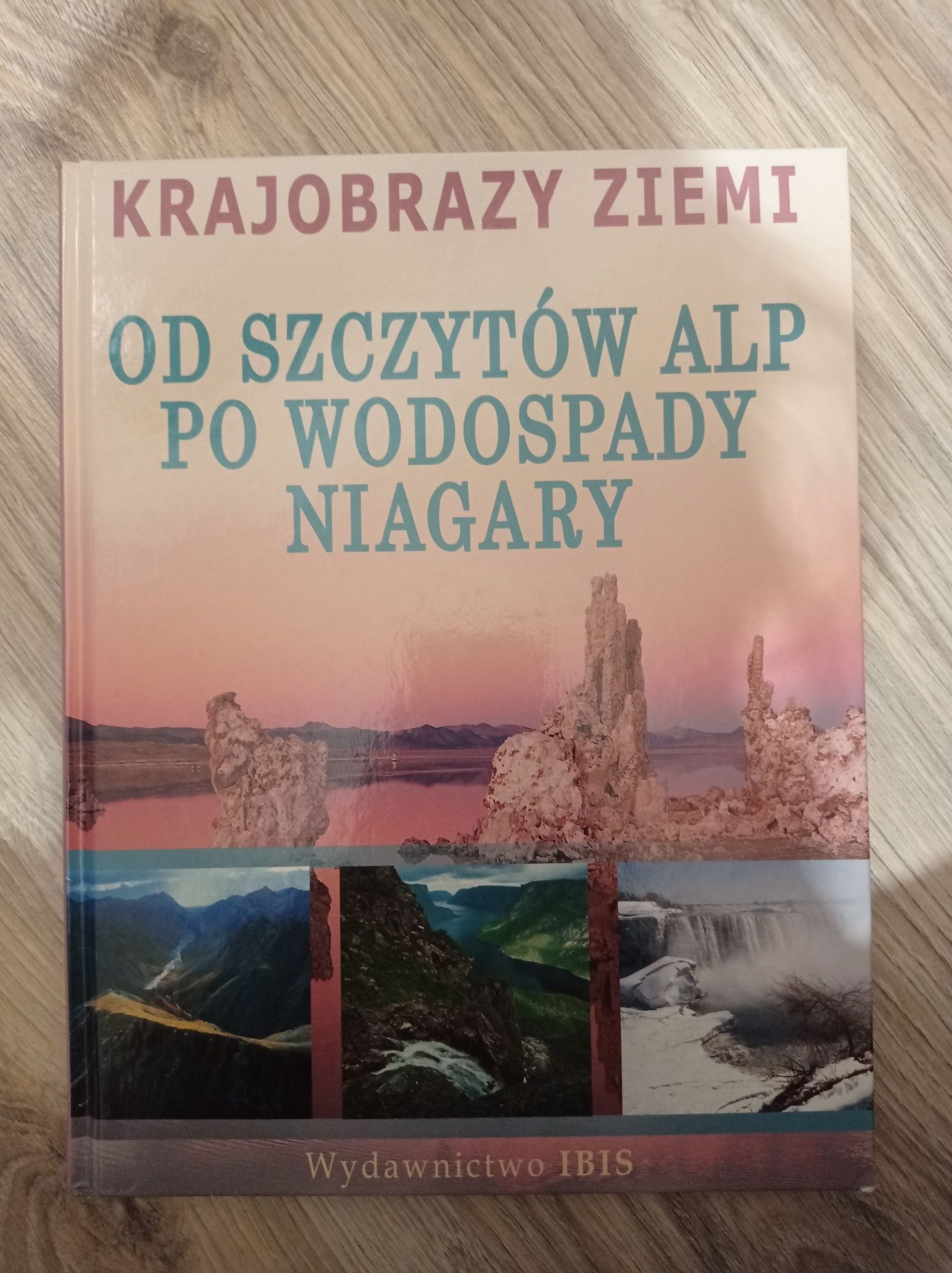 Krajobrazy ziemi od szczytów Alp po wodospady Niagary