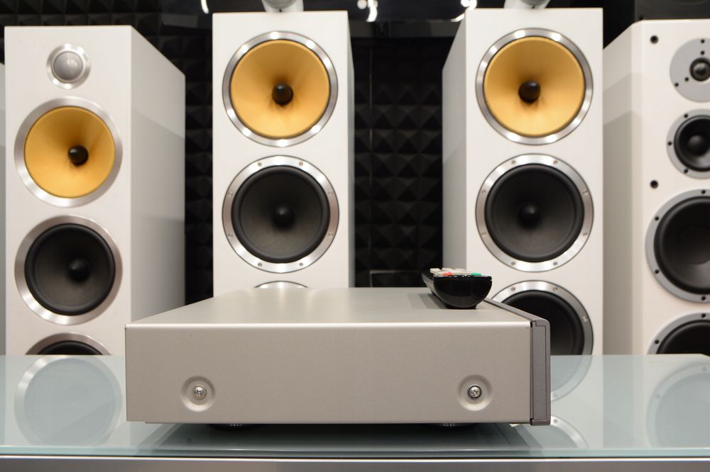 Zadbany odtwarzacz CD NAD C 565BEE z USB + pilot