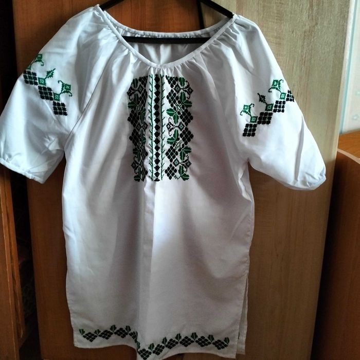 Вишиванка жіноча