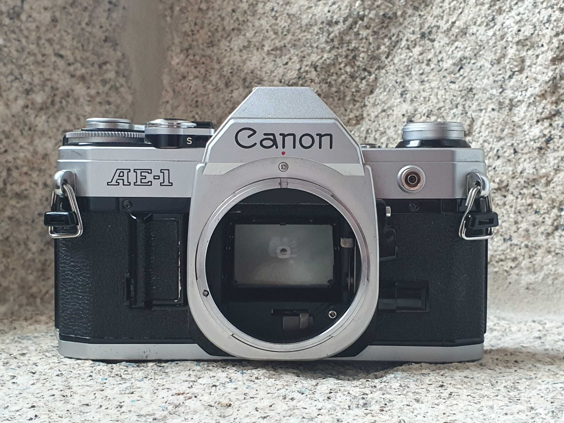Canon AE-1 + lente FD 25-50mm f/4 (testada)