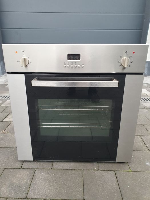 Електрична вмонтована духовка
