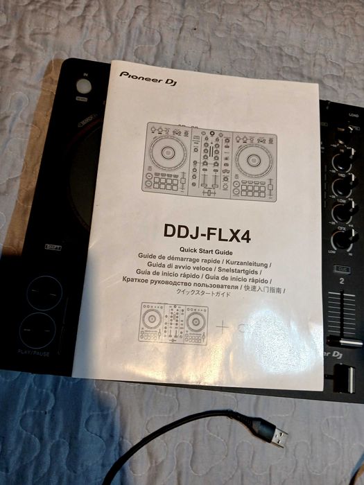 mesa de Mixagem semi nova com caixa de origem ainda na garantia