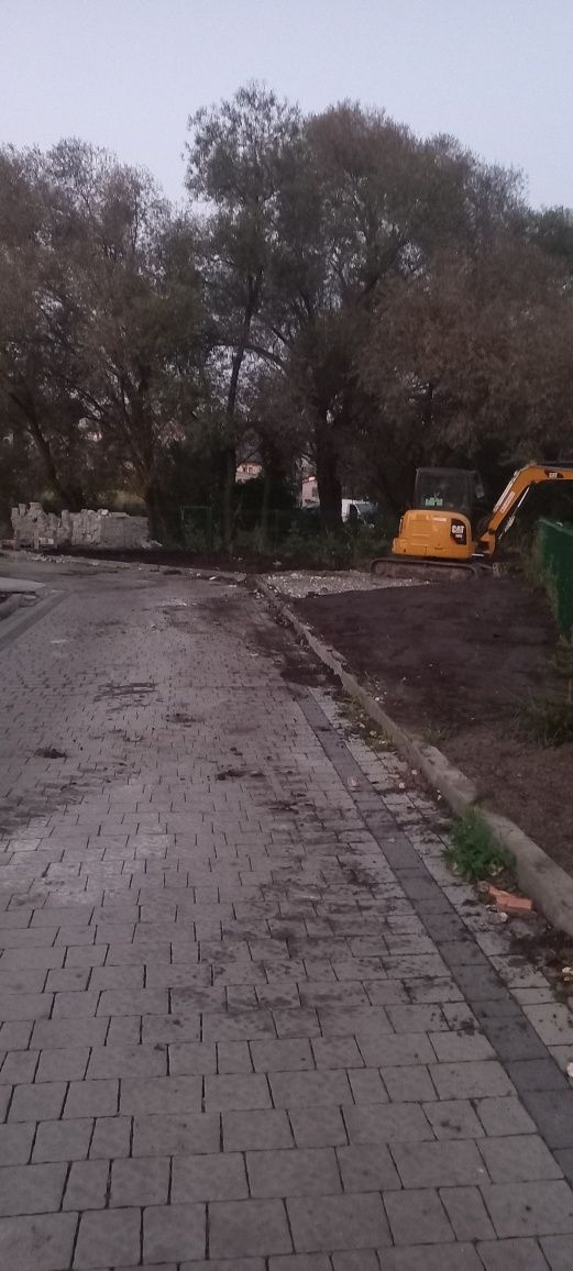 Послуги мініекскаватора 5т є бур