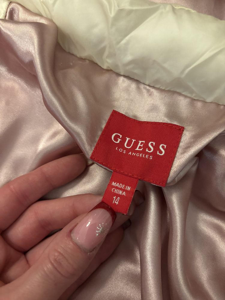 Kurtka zimowa guess 16 lat pasuje na xs biała