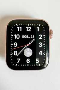 Apple Watch 6 w kolorze złotym 40 mm