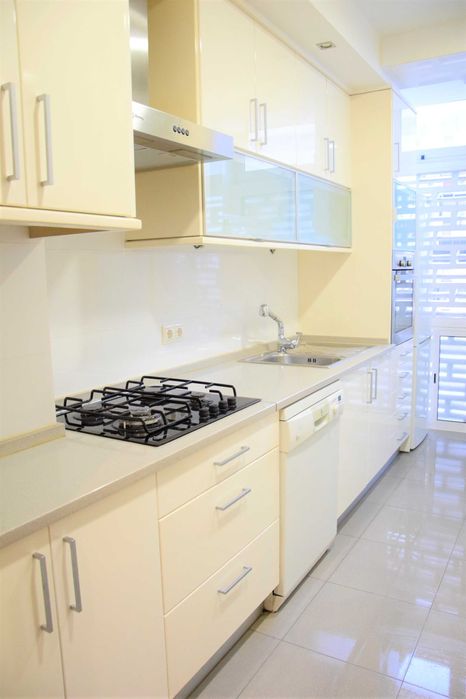 Apartamento T1 com 65m2 para alugar - Lisboa / Alvalade (Av.Brasil)