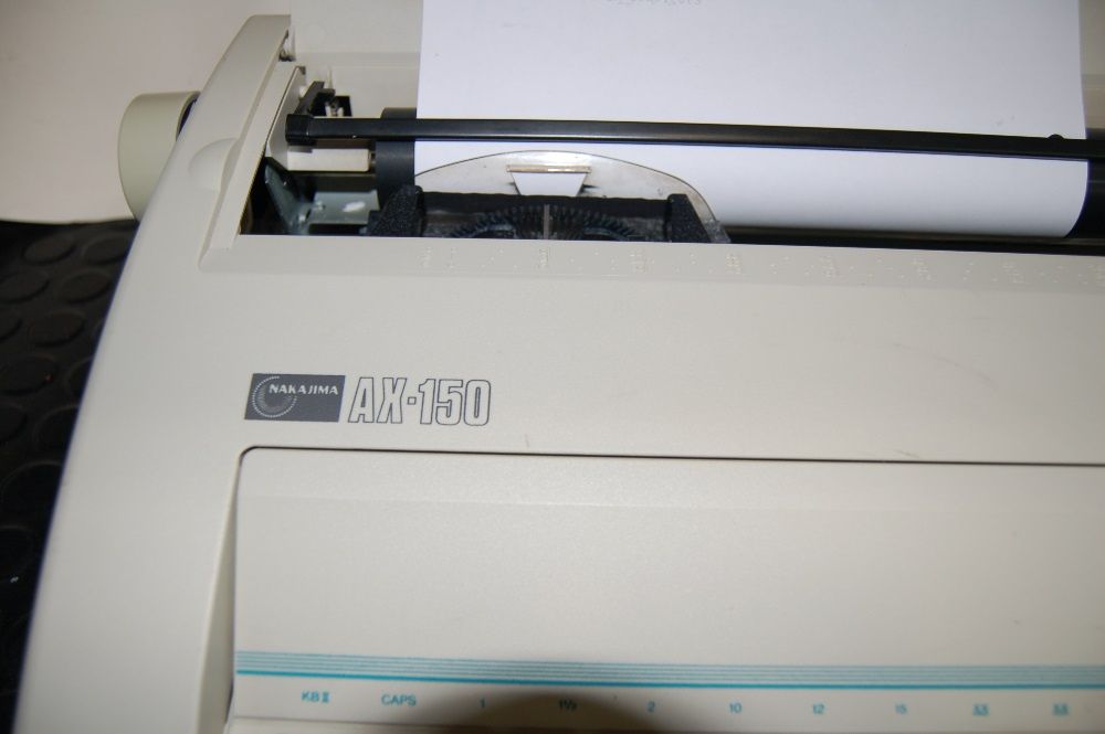Maquina escrever Nakagima AX-150 com fitas novas