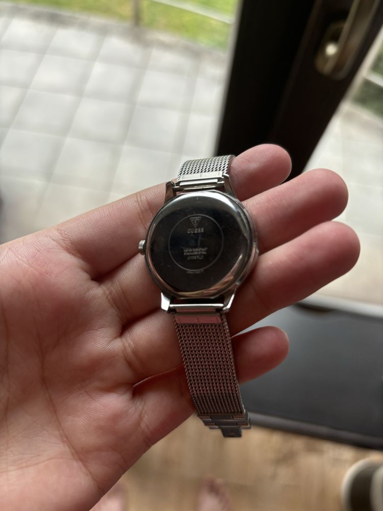 Zegarek Guess srebrny