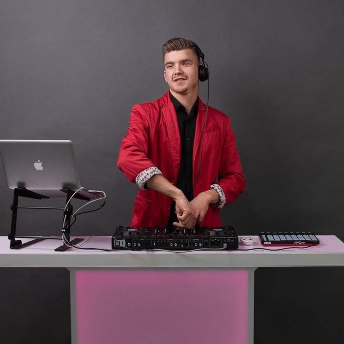 Dj / діджей / технічний супровід / звук / світло / сцена