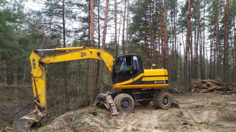 Оренда екскаваторів-навантажувачів JCB 3CX та JCB 3CX з гідромолотом.