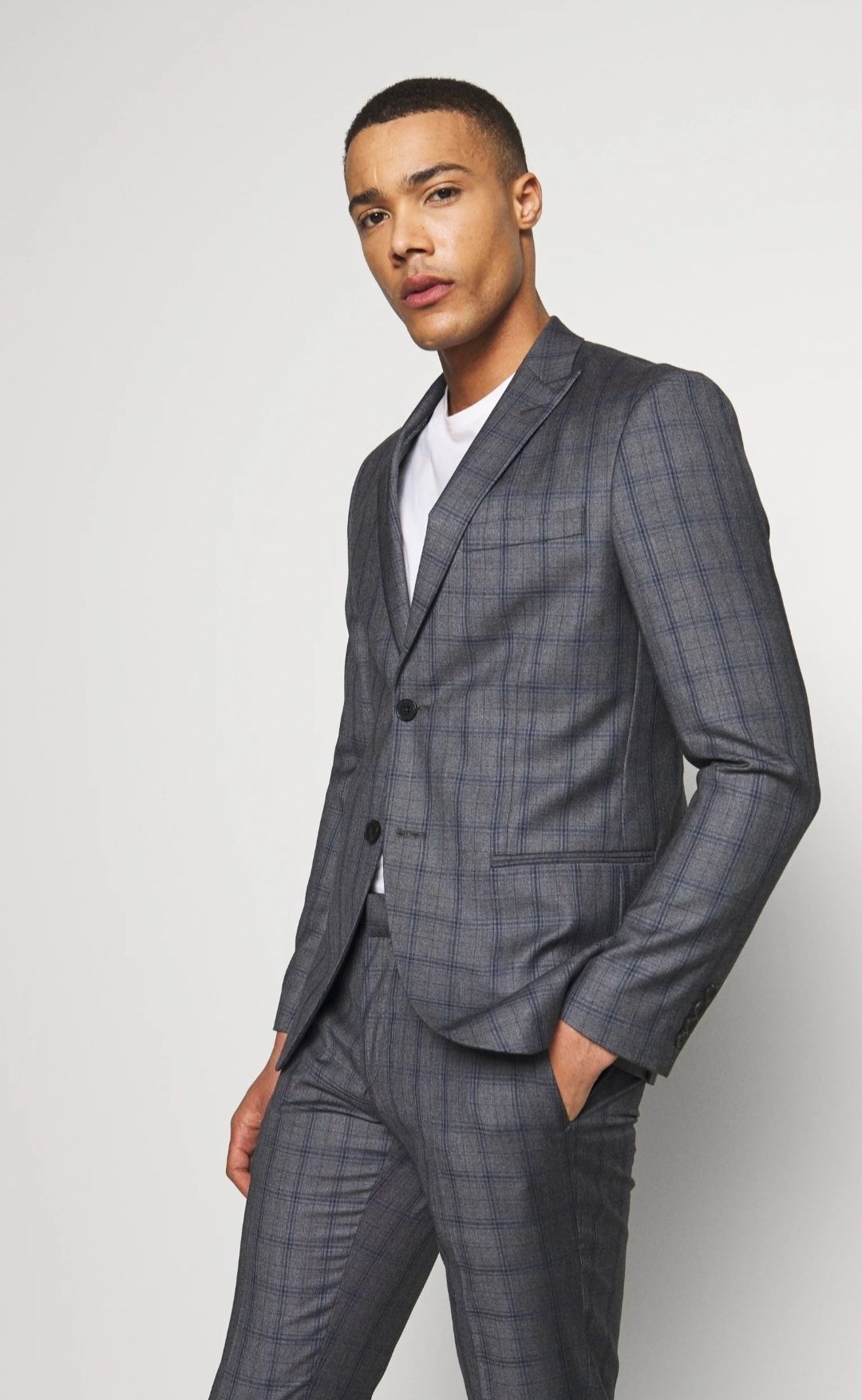 Isaac Dewhirst
CHECK SUIT - Garnitur męski 44 S