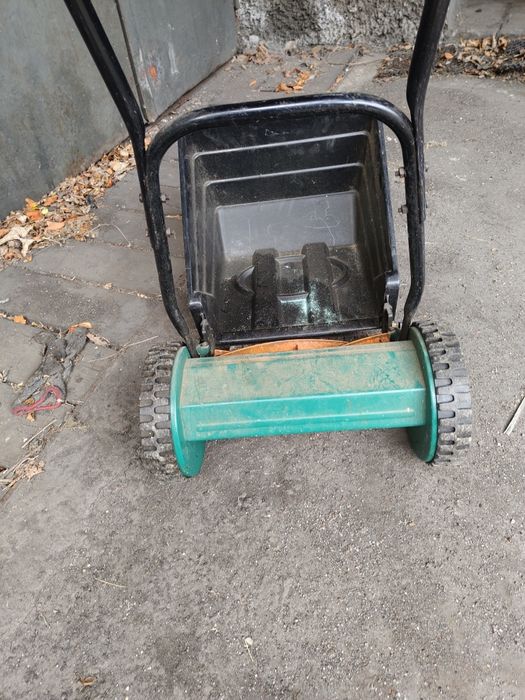 Kosiarka do trawy ręczna