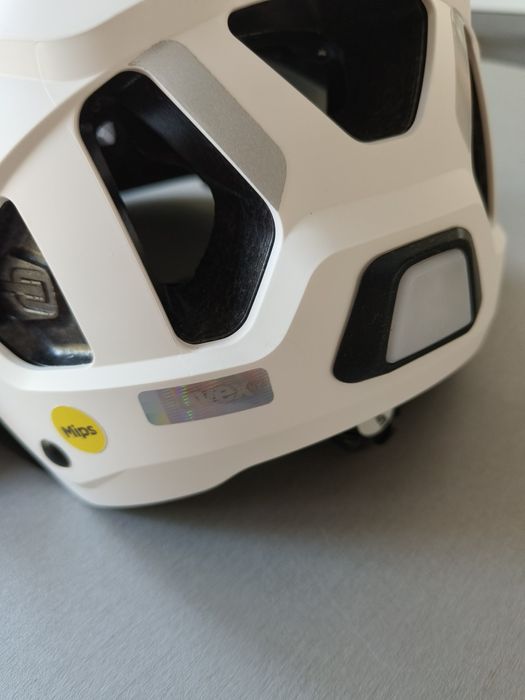 Kask Uvex biały rozmiar 53-56 MIPS Mega tanio