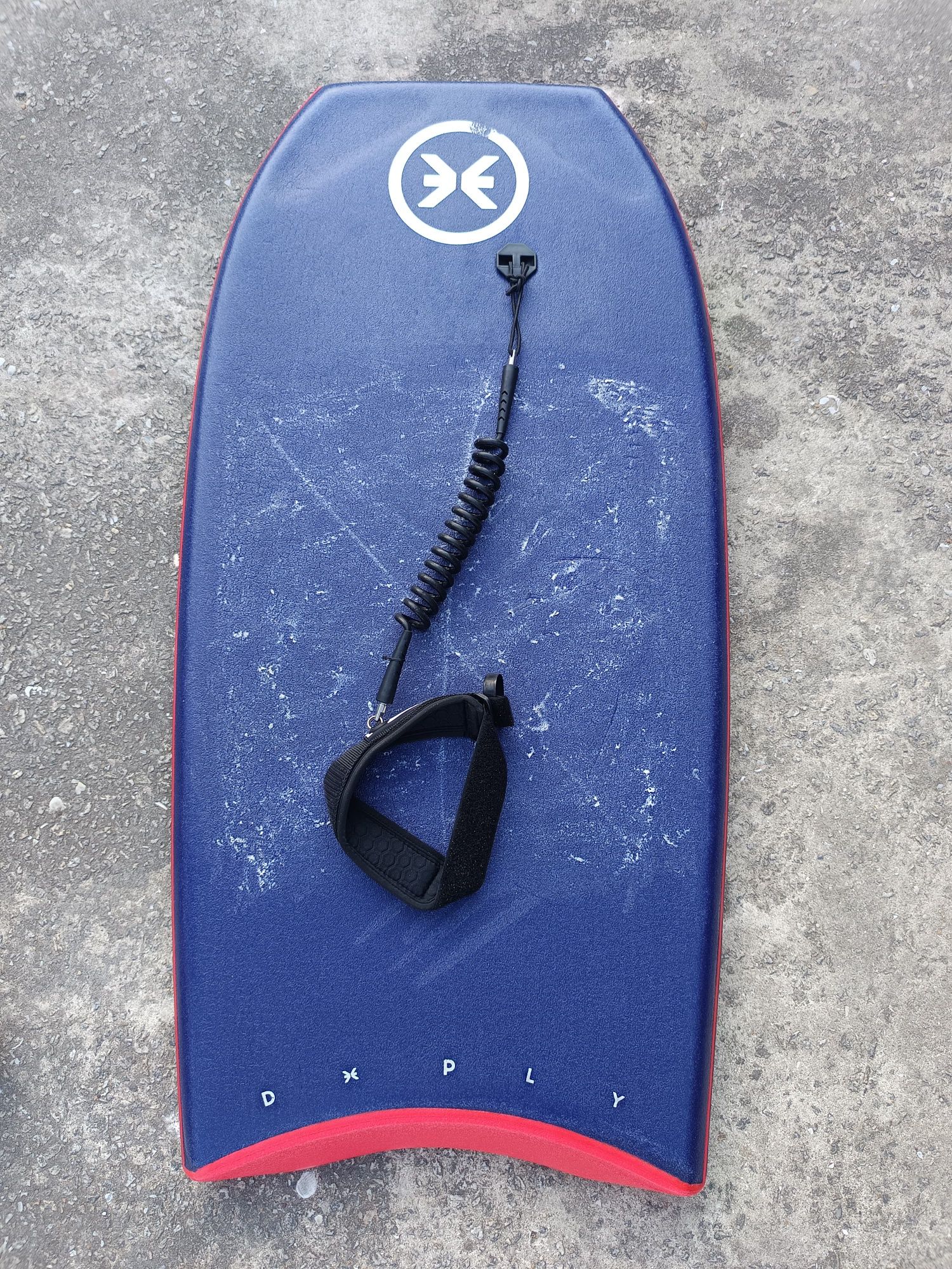 Bodyboard Deeply Concave 41.5" - Como Nova + Acessórios!