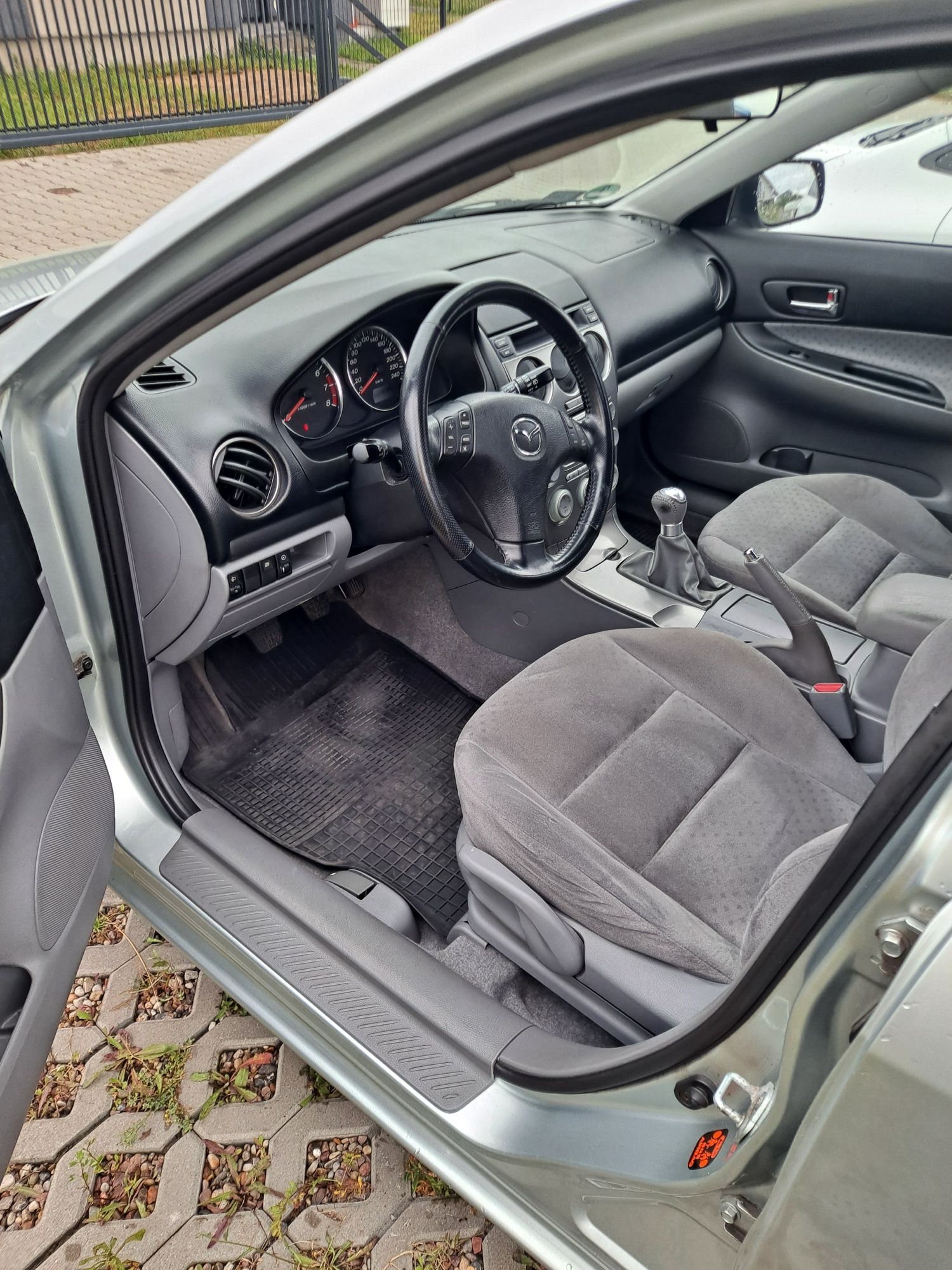 Mazda 6 stan 155000 przebieg