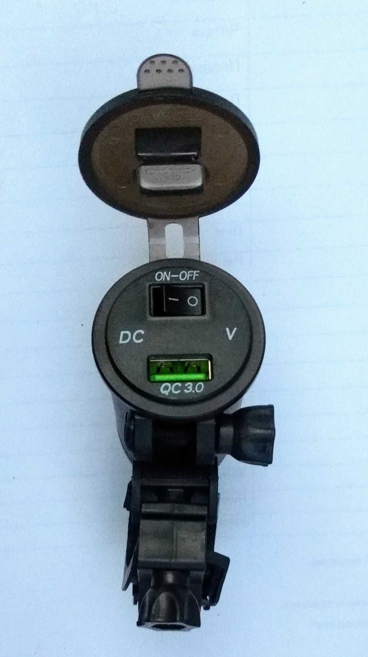 Автомобільна USB- розетка QC 3.0 2 USB врізна. Автомобильная зарядка