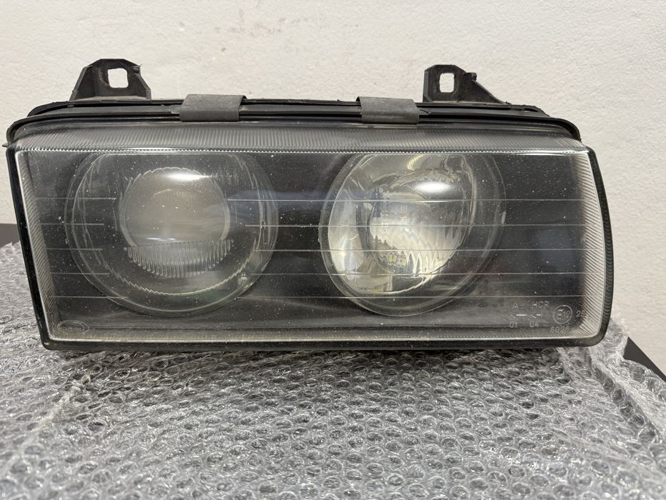 Farol/ótica direita BMW e36 318 olho de boi