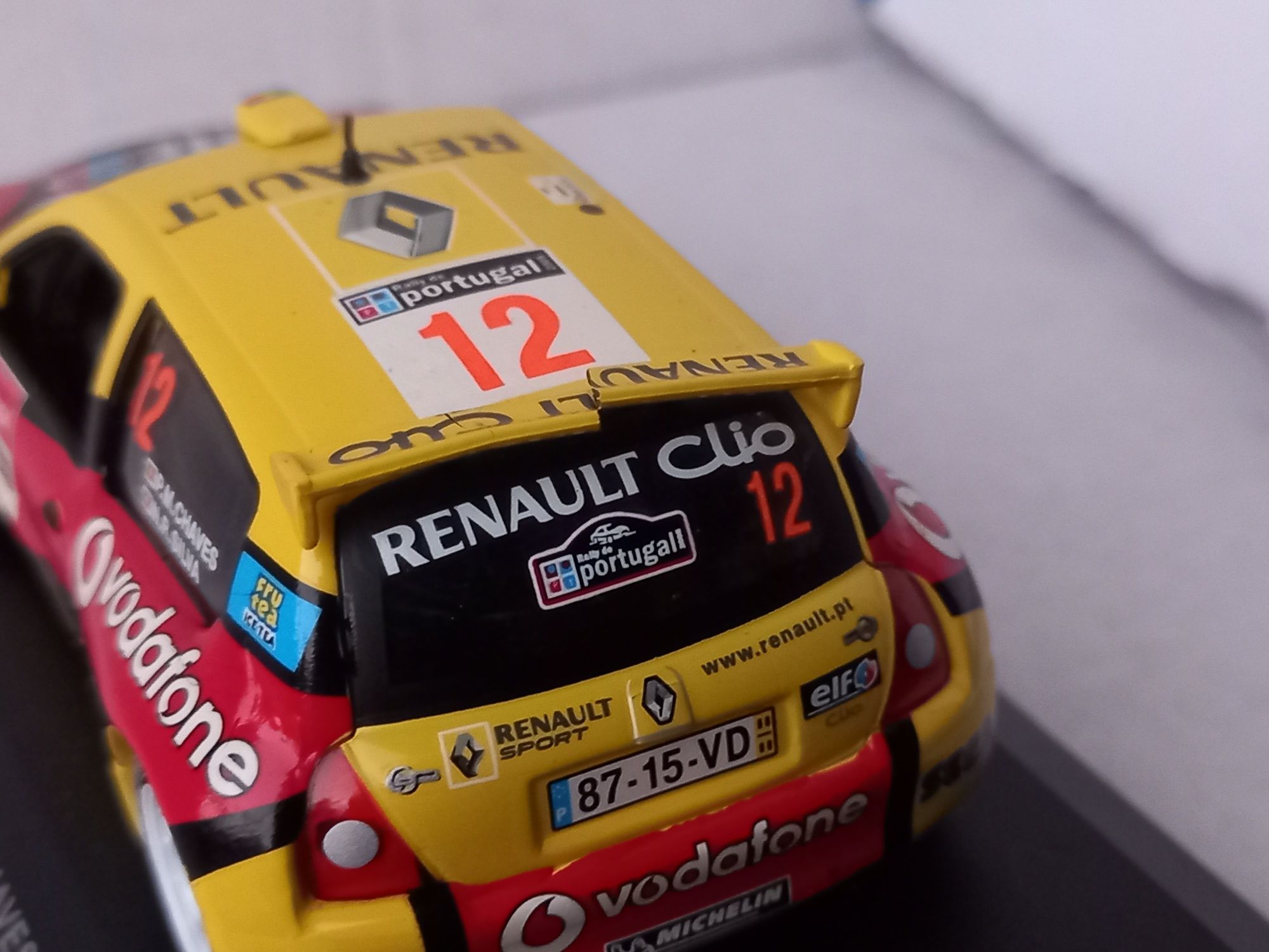 Renault clio s1600 escala 1/43 (com defeito ver fotos)