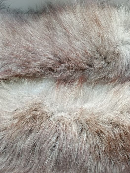 Мех, опушка , мех натуральный на капюшон.