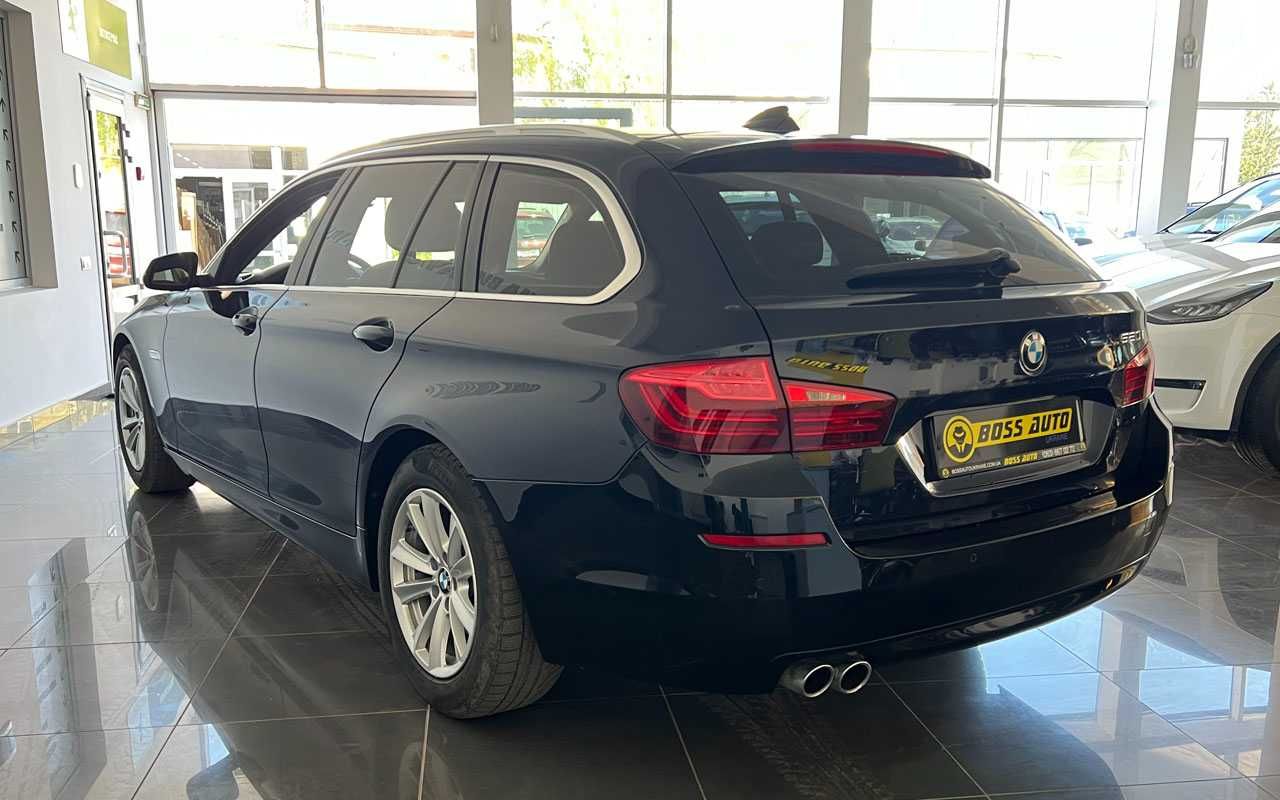 BMW 520I 2017 року