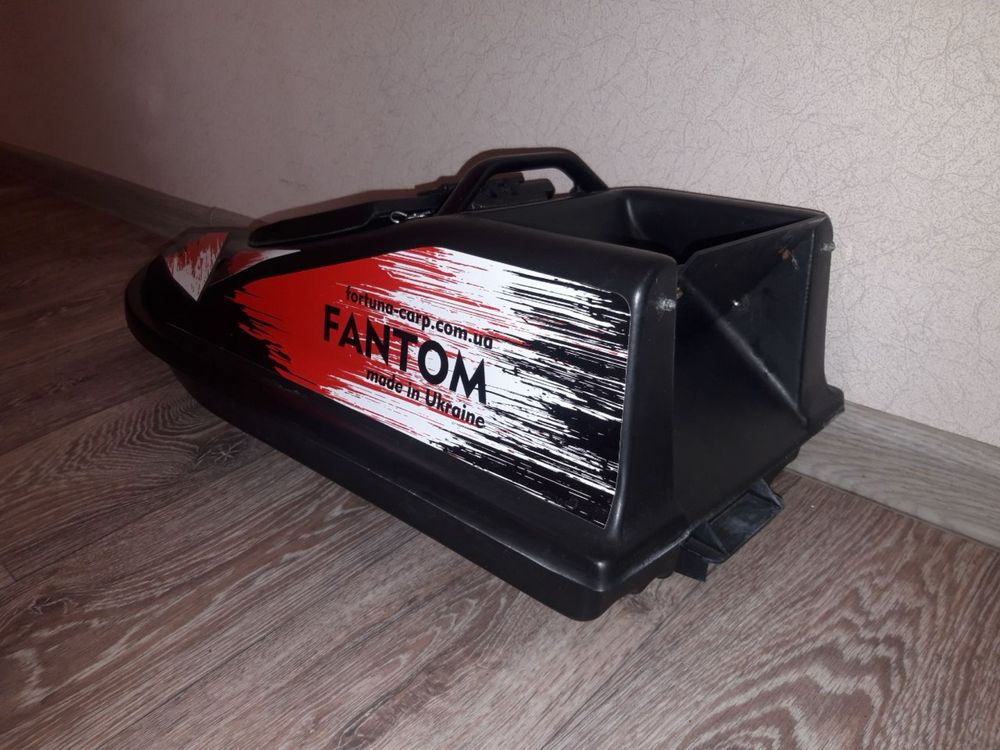 Кораблик для завозу прикормки FANTOM