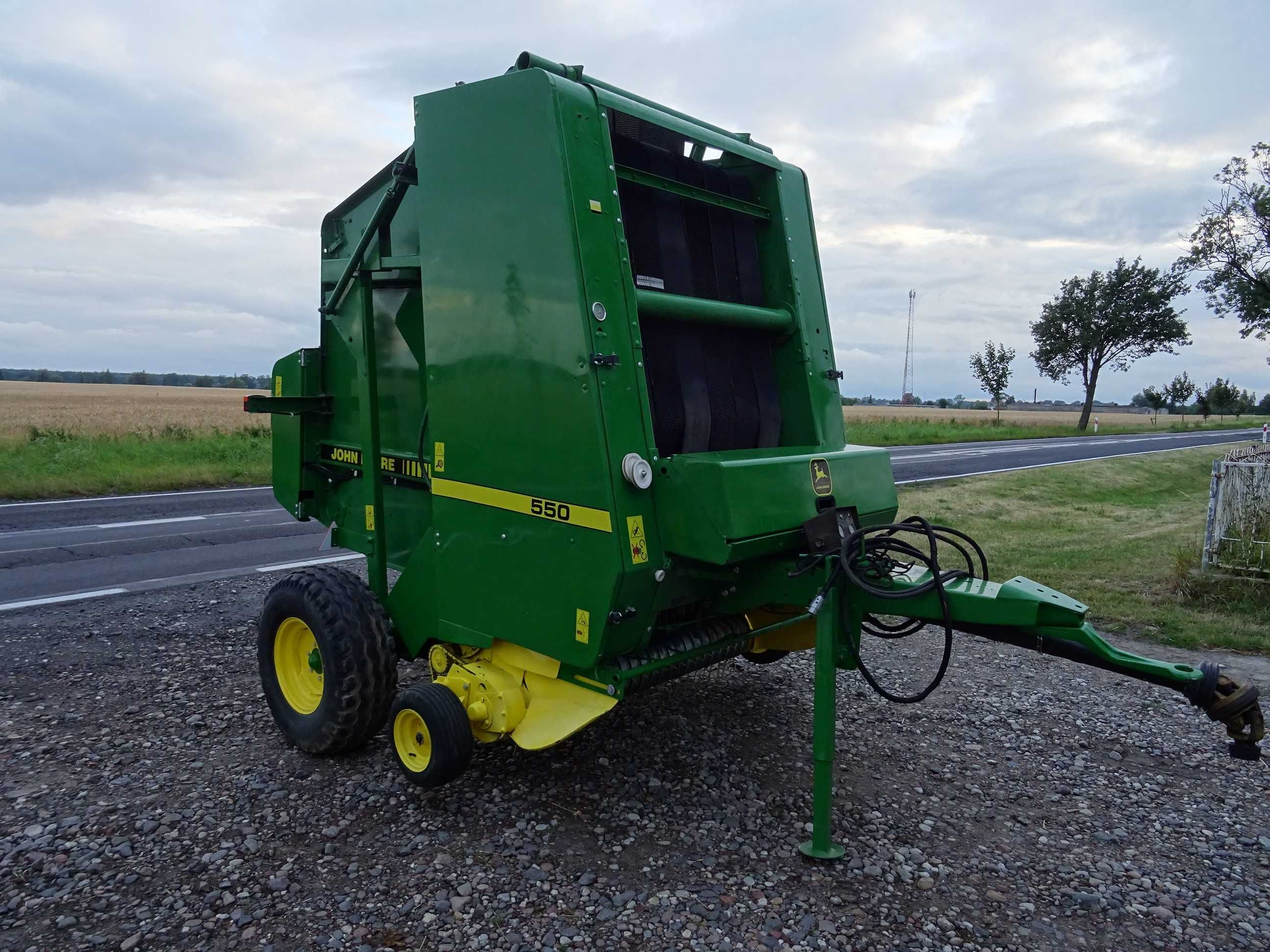 Prasa John Deere 550 siatka sznurek