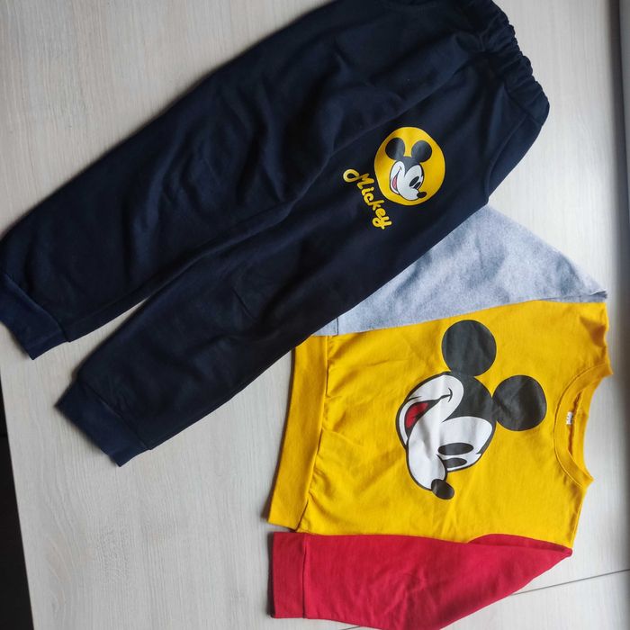 Тепленький спортивний костюм з Мікі 122