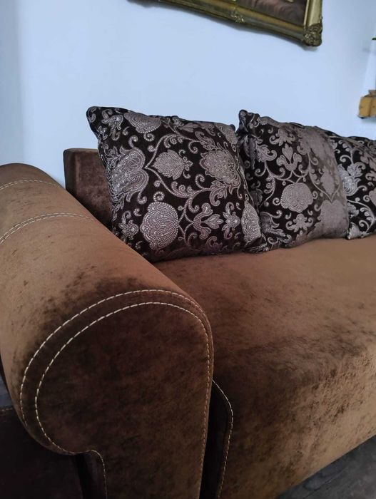 Kanapa i 2 duże pufy uzywane